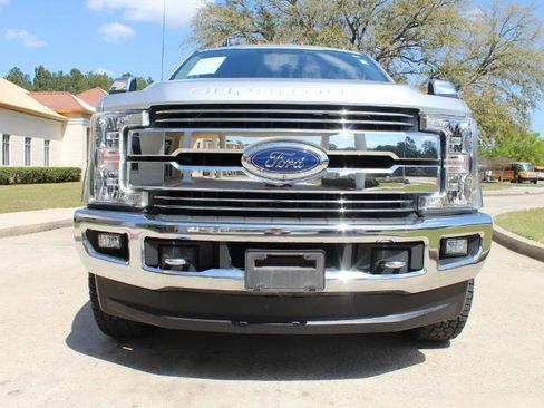 Used 2019 Ford F250 Lariat w/ Chrome Package image 7