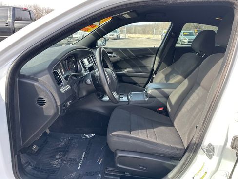 Used 2014 Dodge Charger SE image 9