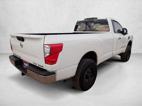 Used 2017 Nissan Titan SV image 4