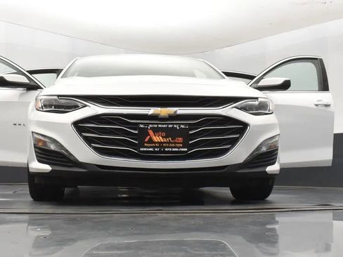 Used 2024 Chevrolet Malibu LT image 11