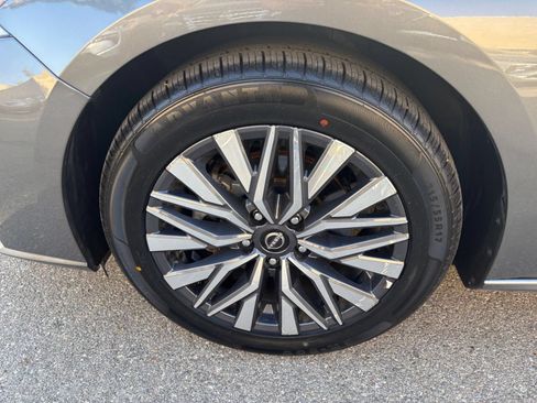 Used 2025 Nissan Altima 2.5 SV FWD image 26