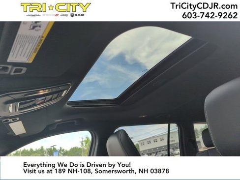 New 2025 Jeep Grand Cherokee L Altitude image 30