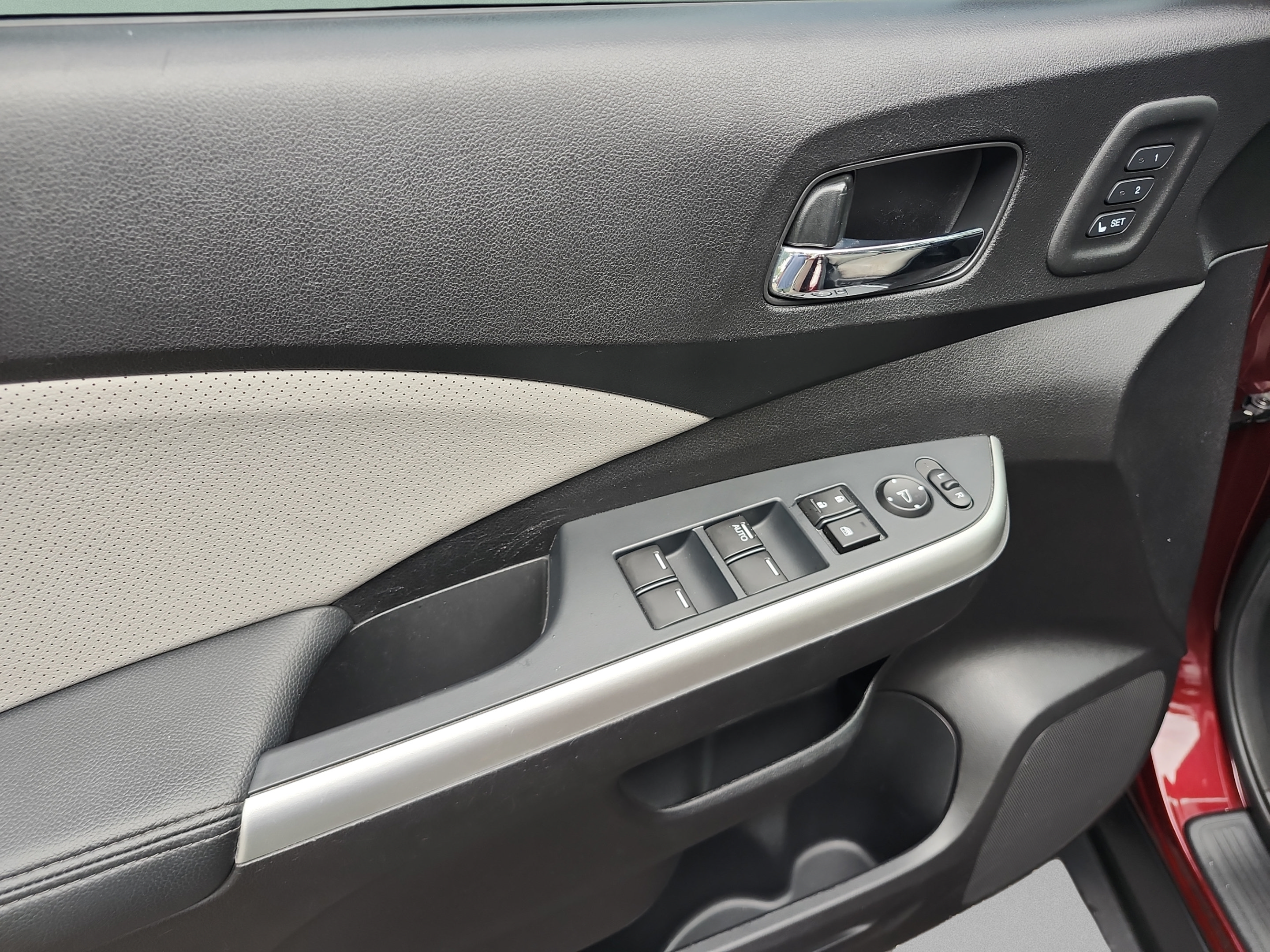 Used 2015 Honda CR-V Touring image 17