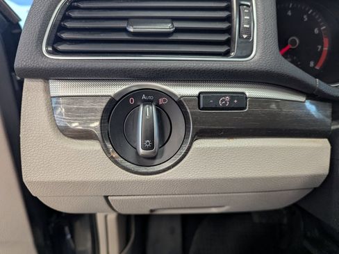 Used 2016 Volkswagen Passat 1.8T SE image 18