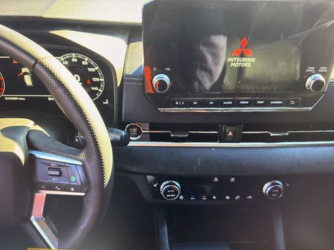 Used 2024 Mitsubishi Outlander SEL image 14