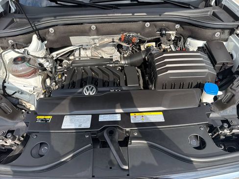 Certified 2023 Volkswagen Atlas Cross Sport SEL Premium R-Line AWD/4WD image 33