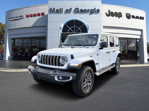 Used 2025 Jeep Wrangler Unlimited Sahara AWD/4WD image 1