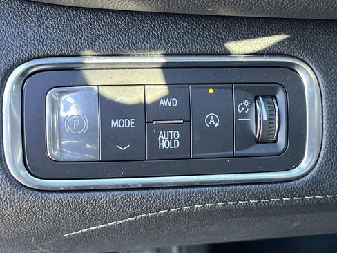 Used 2025 Buick Enclave Avenir w/ Trailering Package, 5000 lbs. image 29