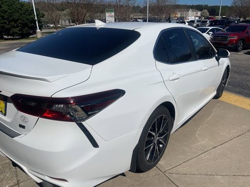 Used 2023 Toyota Camry SE image 5