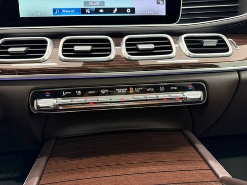 Certified 2021 Mercedes-Benz GLS 450 4MATIC image 4