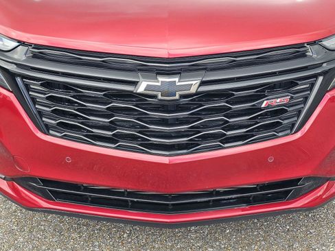 Used 2024 Chevrolet Equinox RS w/ LPO, Floor Liner Package FWD image 3