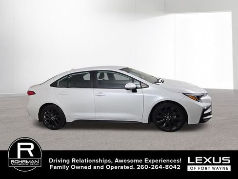 Used 2023 Toyota Corolla SE image 5