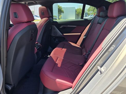 Used 2027 BMW 530i w/ Premium Package RWD image 11