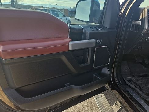 Used 2018 Ford F150 Platinum w/ Equipment Group 701A Luxury image 10