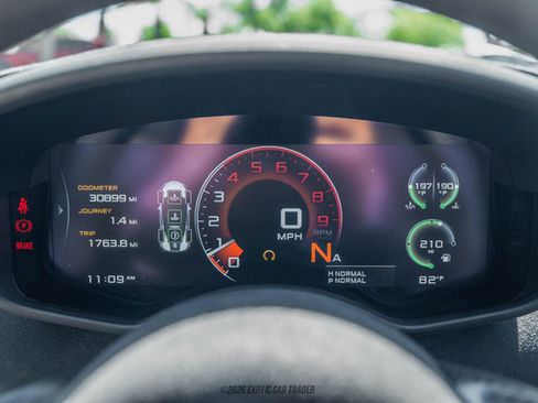 Used 2018 McLaren 570S Spider image 23