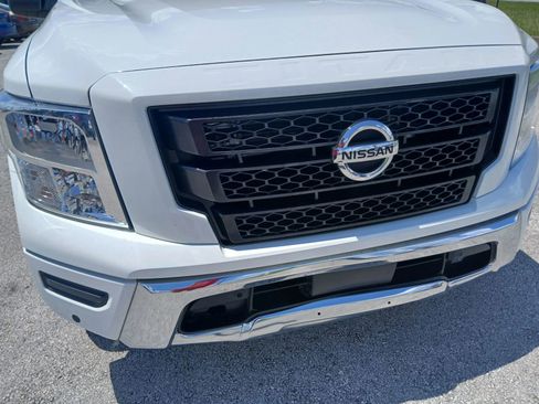 Used 2022 Nissan Titan SV w/ SV Convenience Package image 44