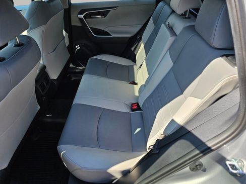 Used 2019 Toyota RAV4 XLE Premium image 23