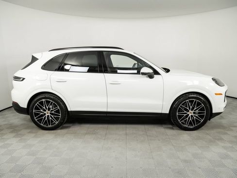 Certified 2026 Porsche Cayenne AWD/4WD image 28