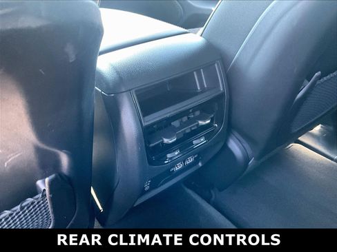 Used 2024 Jeep Grand Cherokee Altitude AWD/4WD image 9