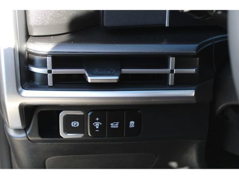 Used 2025 Hyundai Santa Fe SE image 19