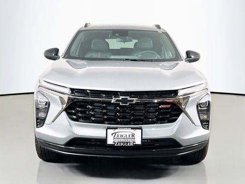 New 2026 Chevrolet Trax RS w/ Driver Confidence Package image 2