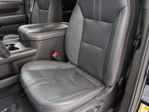 Used 2022 Chevrolet Suburban RST image 17