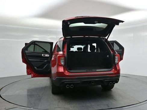 Used 2020 Ford Explorer ST w/ ST Street Pack image 31
