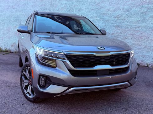 Used 2021 Kia Seltos SX w/ SX Sunroof Package AWD/4WD image 3