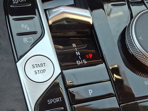 Certified 2025 BMW X5 xDrive50e w/ M Sport Package image 15