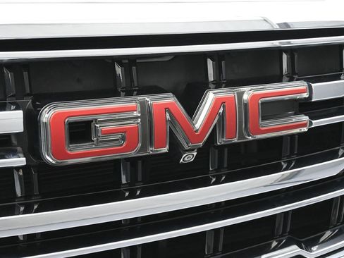 Used 2021 GMC Yukon SLT w/ SLT Premium Package image 13