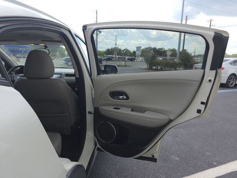 Used 2017 Honda HR-V EX-L image 12