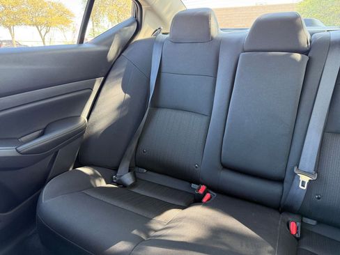 Used 2025 Nissan Altima 2.5 SV image 39