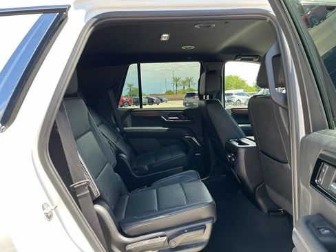 Used 2025 GMC Yukon Denali AWD/4WD image 12