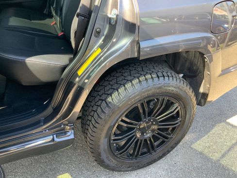 Used 2018 Toyota 4Runner Limited AWD/4WD image 43