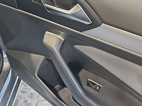 New 2026 Volkswagen Jetta SE FWD image 12