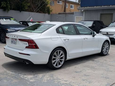 Used 2021 Volvo S60 T6 Momentum w/ Premium Package AWD/4WD image 3