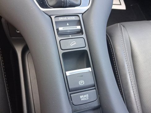 Used 2027 Honda HR-V EX-L image 29