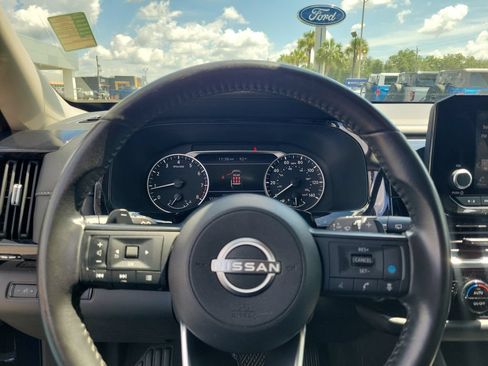 Used 2025 Nissan Pathfinder SV FWD image 26