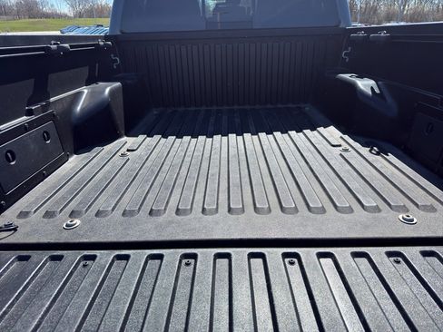 Used 2018 Toyota Tacoma TRD Off-Road AWD/4WD image 8