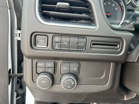 Used 2021 Chevrolet Tahoe Z71 AWD/4WD image 17