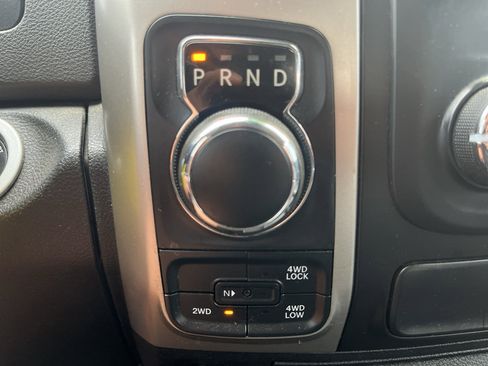 Used 2019 RAM 1500 Classic SLT AWD/4WD image 18