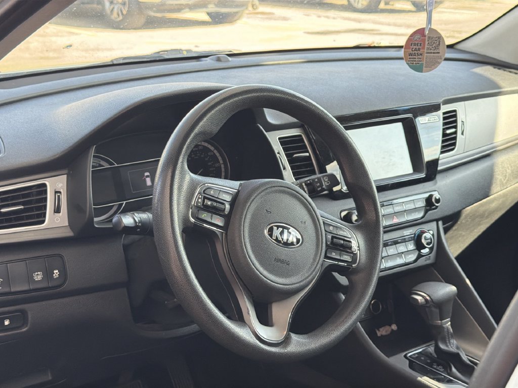 Used 2018 Kia Niro LX FWD image 6