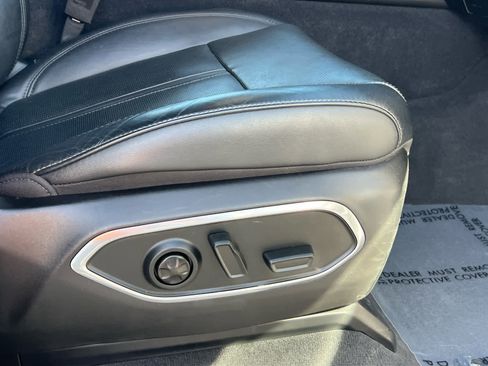 Used 2023 Jeep Wagoneer 4WD w/ Convenience Group I image 17