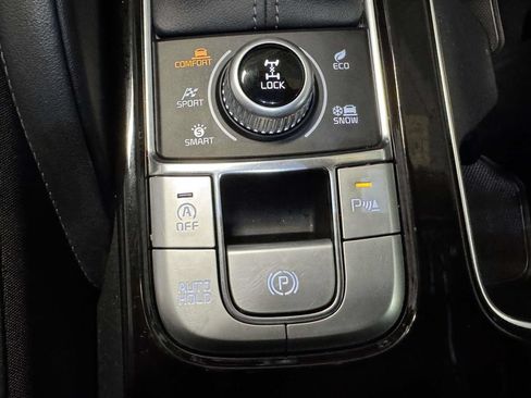 Used 2023 Kia Telluride EX w/ EX Captain's Chair Package AWD/4WD image 31