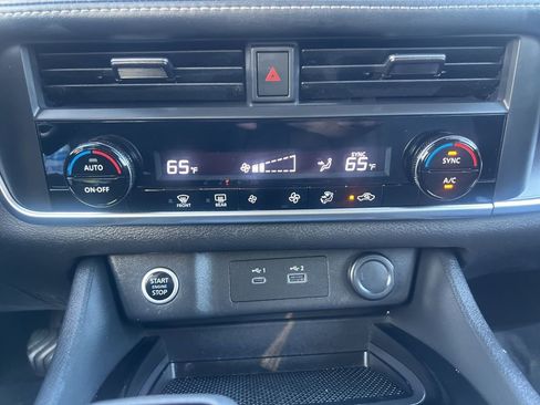 Used 2023 Nissan Rogue SV FWD image 50