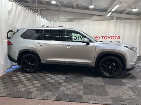 Used 2024 Toyota Grand Highlander AWD image 10