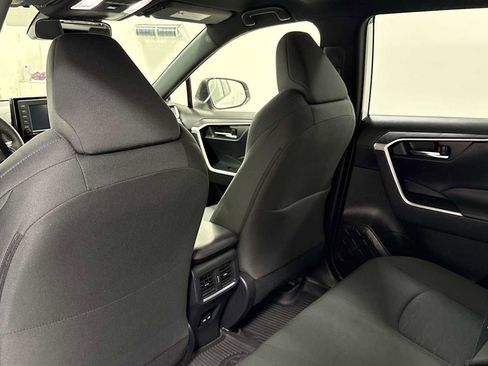 Certified 2022 Toyota RAV4 SE image 24