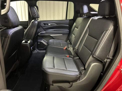 Used 2025 Chevrolet Traverse LT w/ Enhanced Driving Package image 23