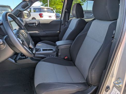 Used 2021 Toyota Tacoma TRD Off-Road image 28