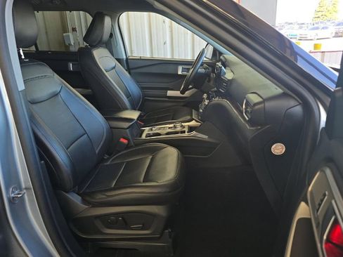 Used 2024 Ford Explorer Limited image 36